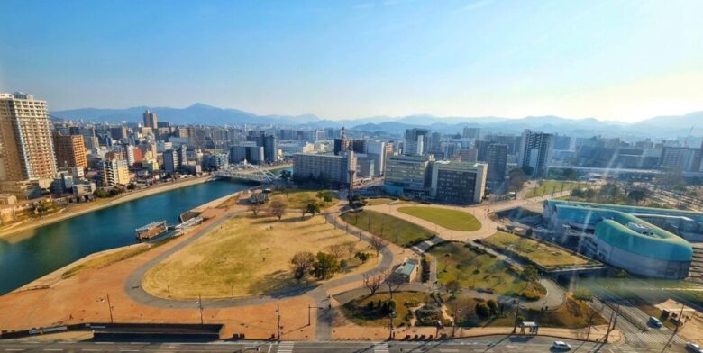 勝山公園大芝生広場