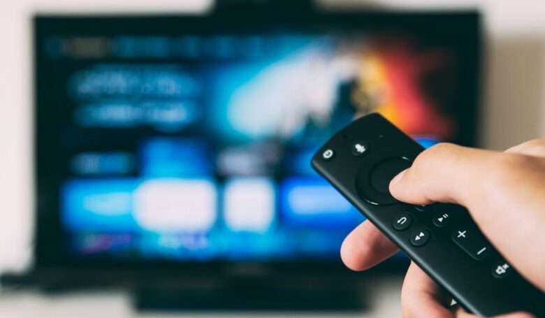 テレビとリモコン