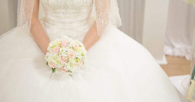 ウエディングドレスを着た花嫁