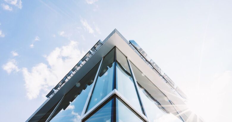 高層ビルの上部